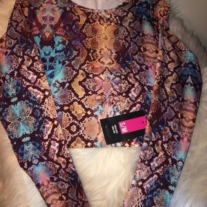 LiCi Cobra Crop along Sleeve